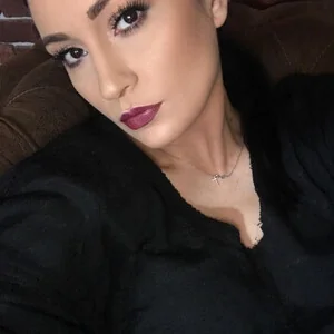 QuinnieSmile live cam model on MyFreeCams
